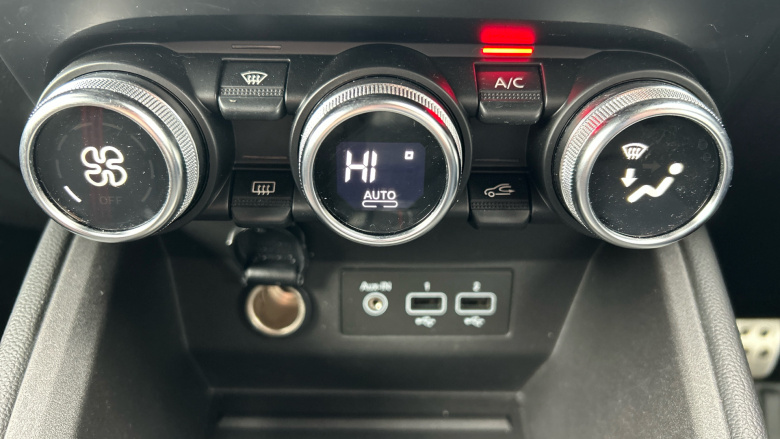 Renault Clio 1.0 TCe 100 RS Line 5dr Petrol Hatchback